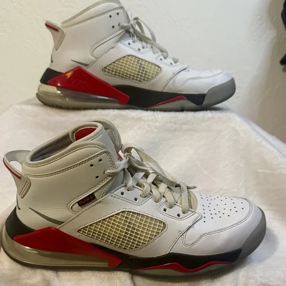 Air Jordan 5 “fire red” (2020) - Mars Blackmon edition